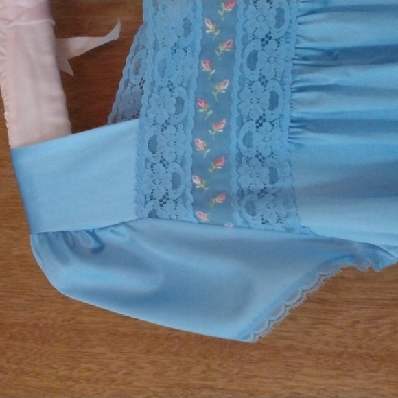 Vintage VANITY FAIR Nightgown, Gorgeous Blue with Embroidery - Picture 3 of 7